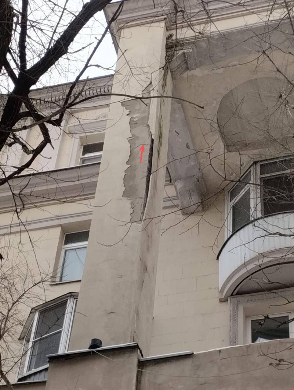 ​#нампишут  Новый проект застройки элитной недвижимости &laquo;Sminex&raquo;-Интеко на Фрунзенской набережной приводит к разрушению соседних домов и ставит под угрозу существование уникальных архитектурных памятн