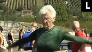 94 Летняя гимнастка Йоханна Кваас